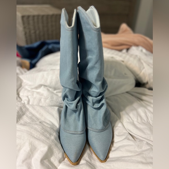 Western Pointed Toe Boots - Picture 4 of 6